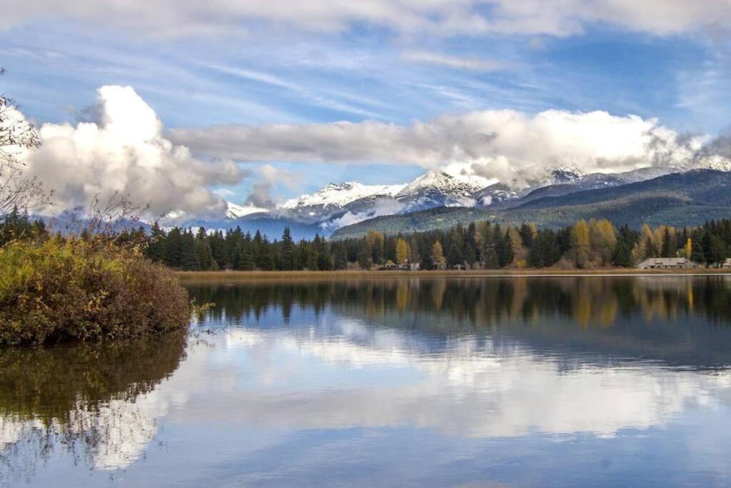 Bear Lodge, Whistler Village - Spectacular Location On Village Stroll, Designer Remodel 외부 사진
