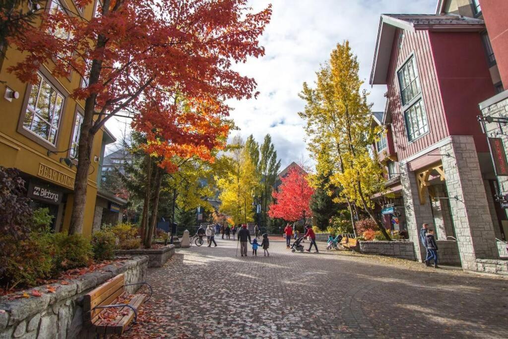 Bear Lodge, Whistler Village - Spectacular Location On Village Stroll, Designer Remodel 외부 사진
